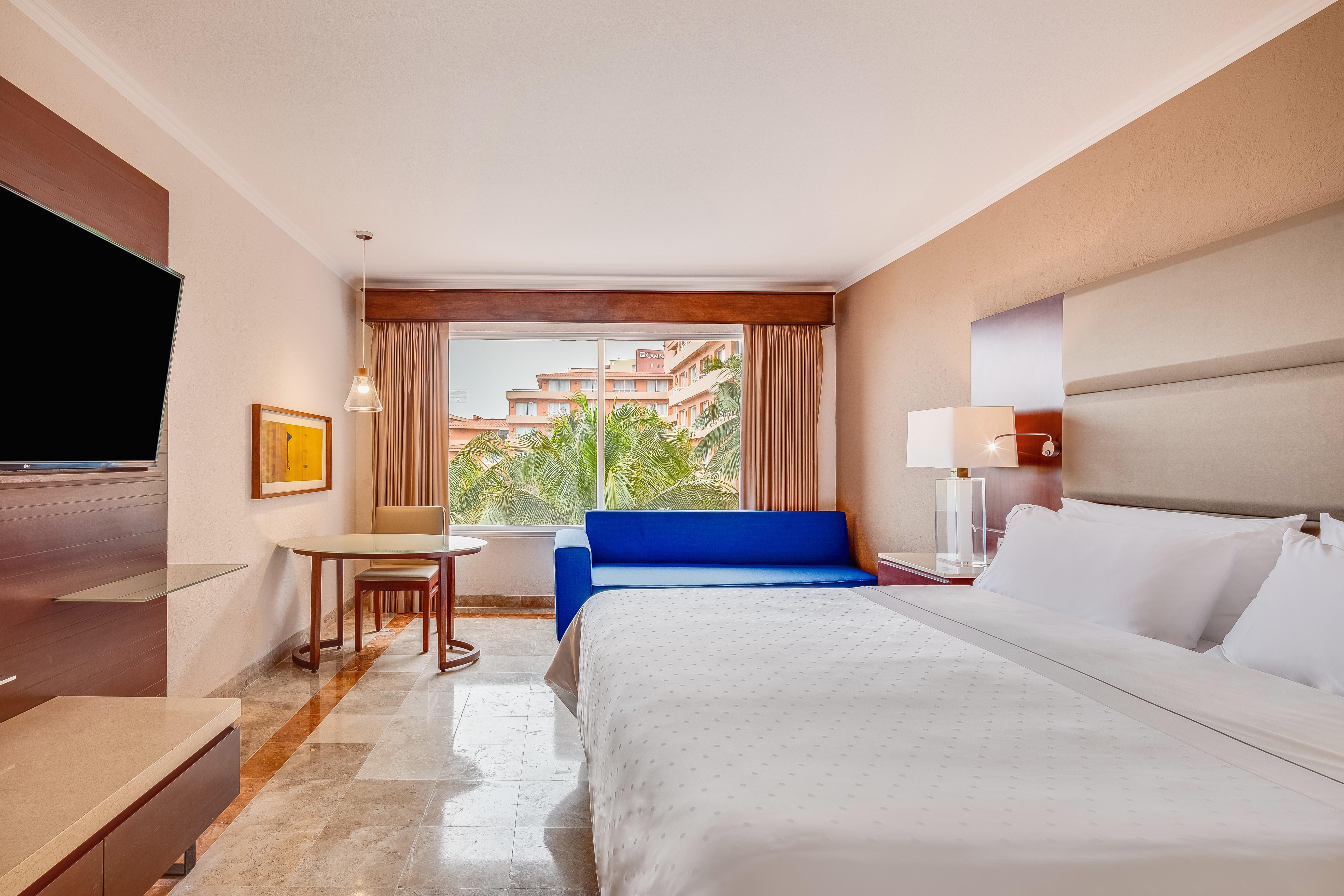Grand Fiesta Americana Veracruz Exterior foto A guest room at the Hilton Vallarta Bay Resort