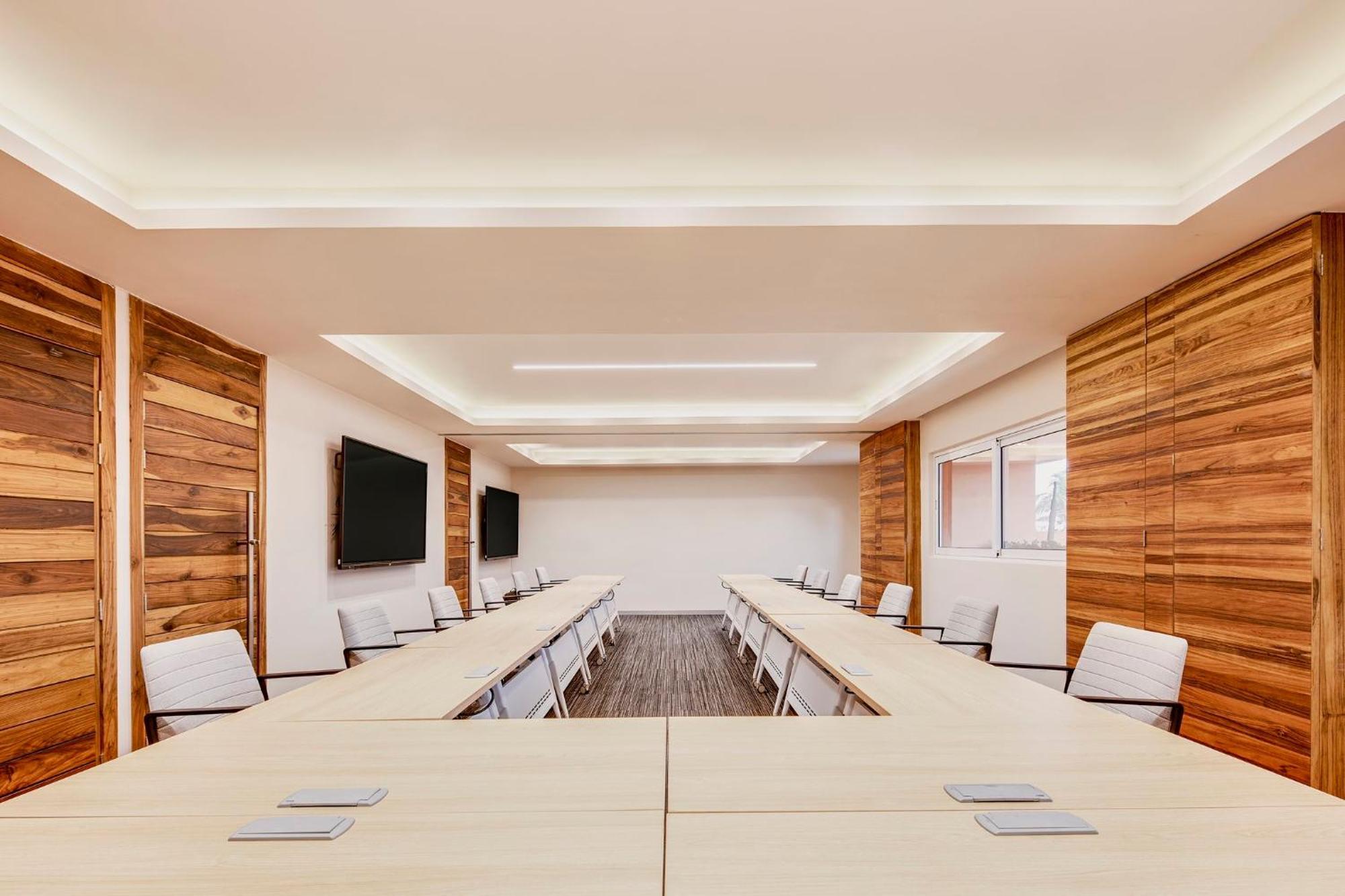 Grand Fiesta Americana Veracruz Exterior foto Meeting room at the hotel