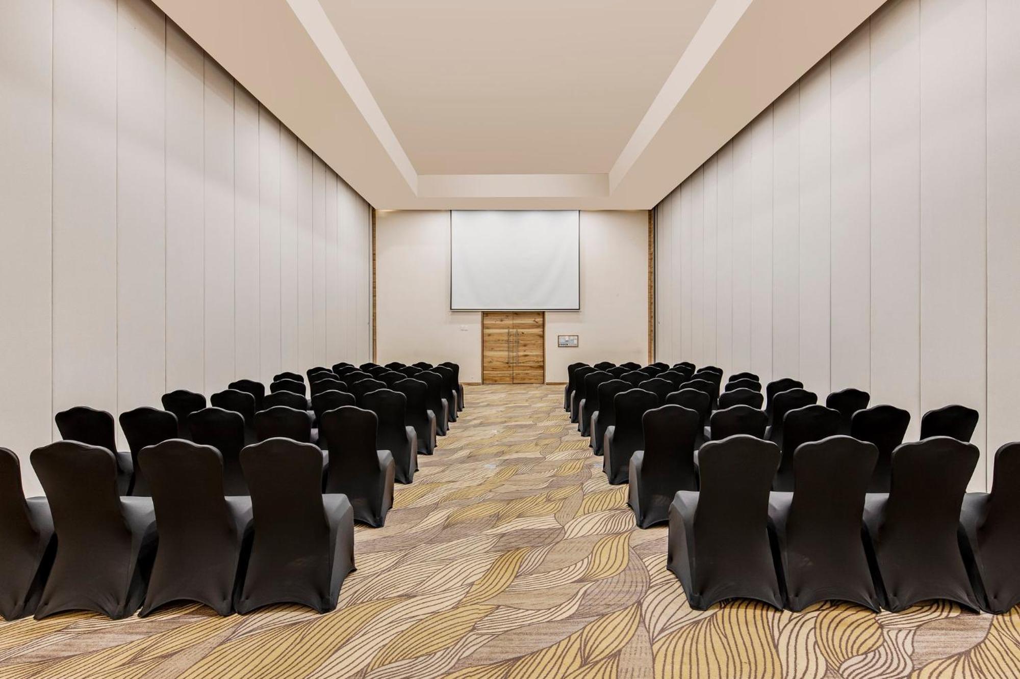Grand Fiesta Americana Veracruz Exterior foto The meeting room